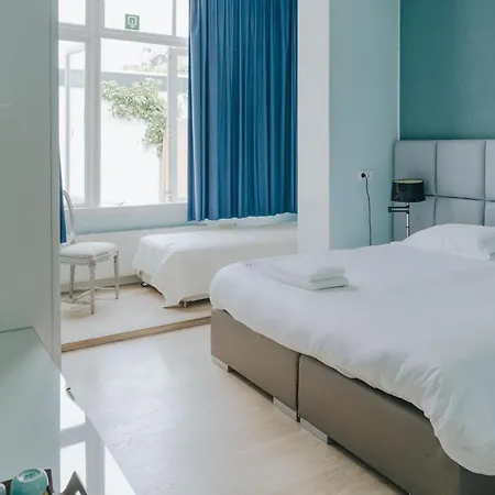 מלון Room11