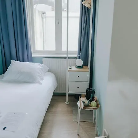 Room11 מלון 2*